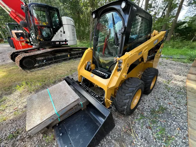 Image of Caterpillar 232D3 equipment image 4