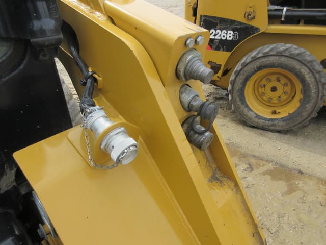 Image of Caterpillar 236D3 equipment image 3