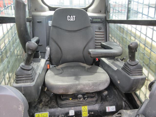 Image of Caterpillar 236D3 equipment image 4