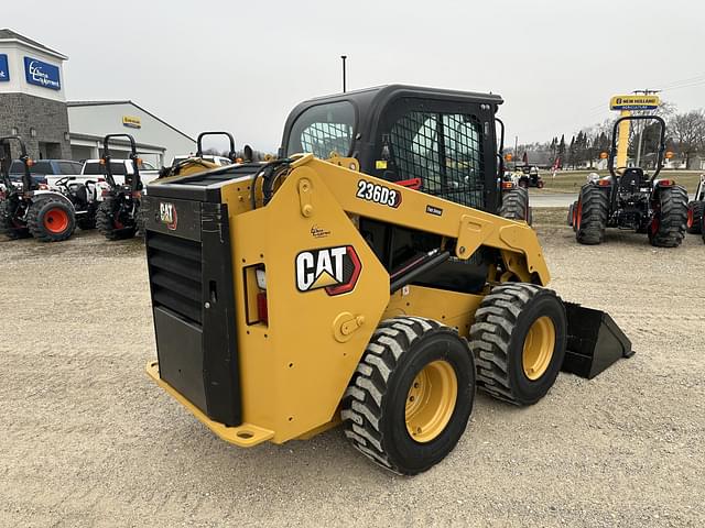 Image of Caterpillar 236D3 equipment image 4