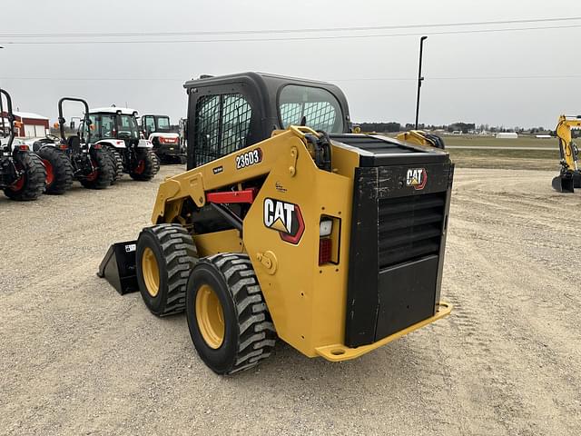 Image of Caterpillar 236D3 equipment image 2