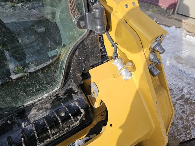 Image of Caterpillar 259D3 equipment image 4