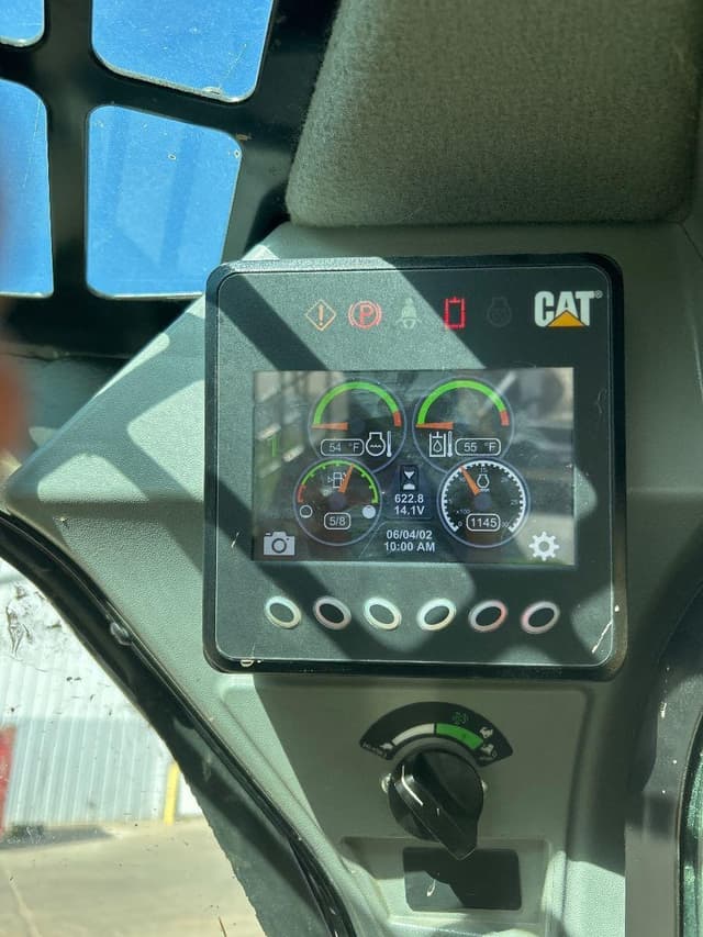 Image of Caterpillar 259D3 equipment image 3