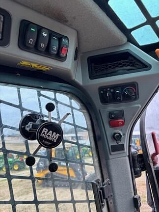 Image of Caterpillar 299D3XE equipment image 3