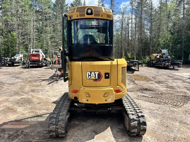 Image of Caterpillar 302.7CR equipment image 3