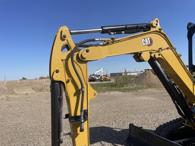 Image of Caterpillar 302.7CR equipment image 4