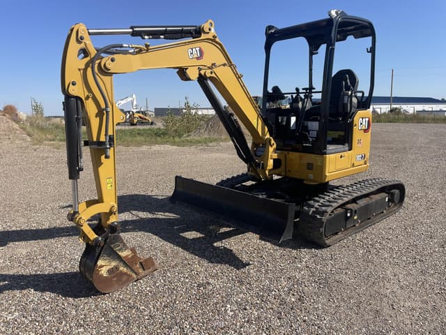 Image of Caterpillar 302.7CR equipment image 1