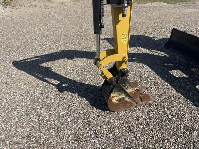 Image of Caterpillar 302.7CR equipment image 2