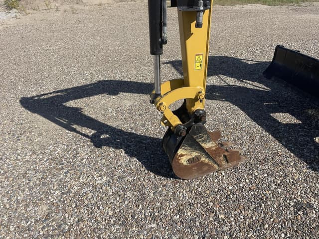 Image of Caterpillar 302.7CR equipment image 2