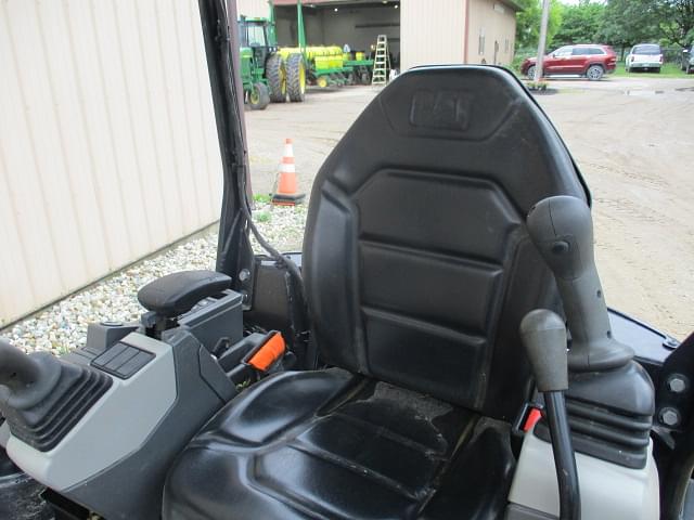 Image of Caterpillar 302CR equipment image 4