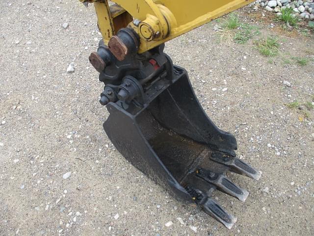 Image of Caterpillar 302CR equipment image 2