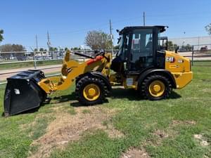 2023 Caterpillar 906 Image