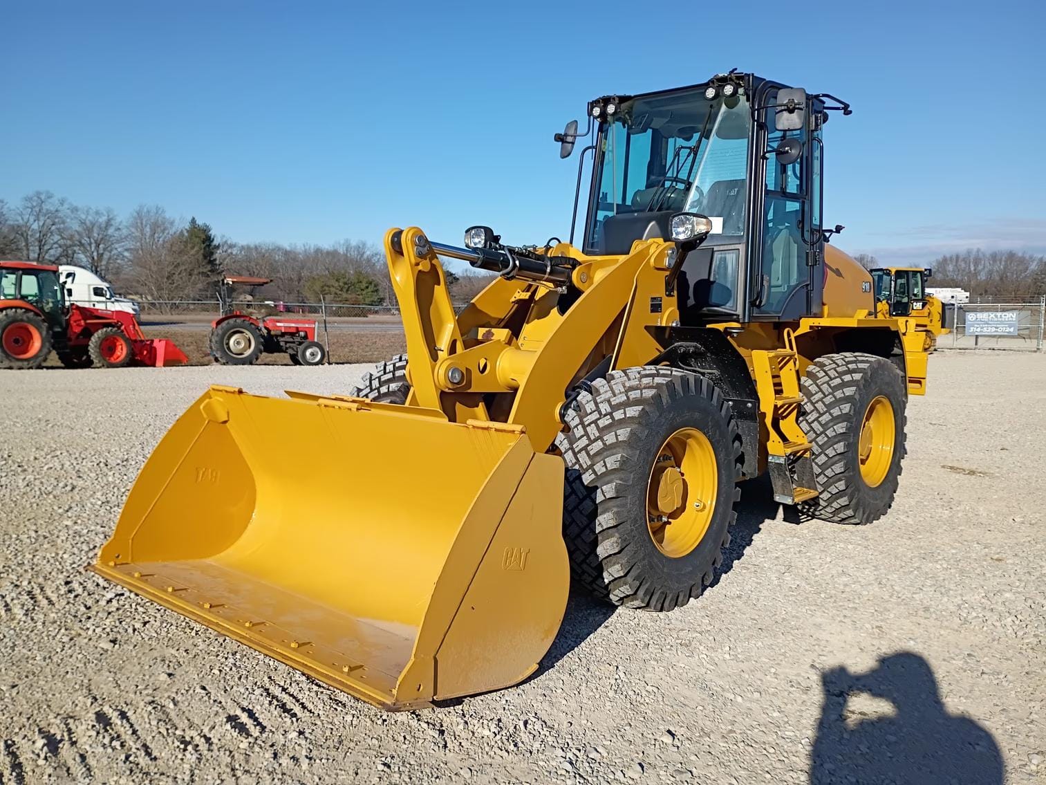2023 Caterpillar 910 Equipment Image0