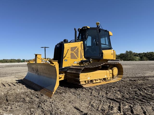 Image of Caterpillar D1 equipment image 2