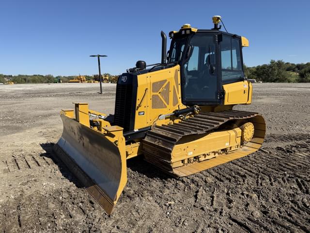 Image of Caterpillar D1 equipment image 3