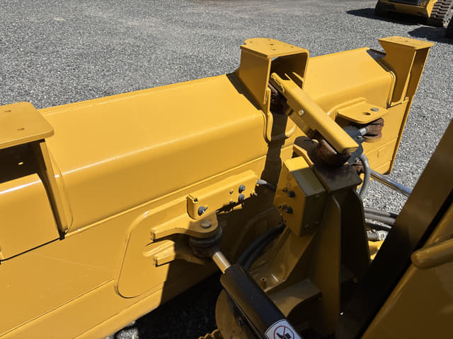 Image of Caterpillar D3 equipment image 4