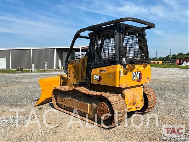 Image of Caterpillar D3 equipment image 2
