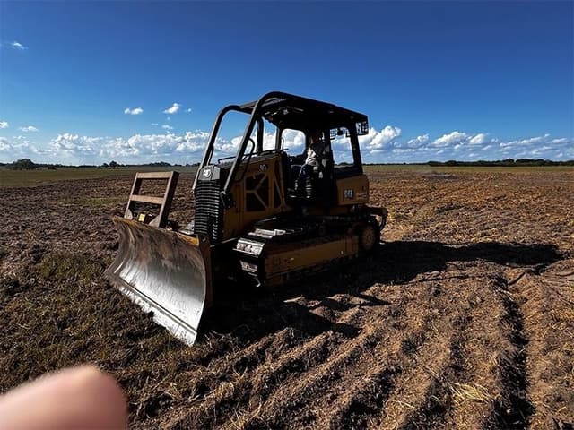 Image of Caterpillar D3 equipment image 4