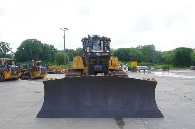Image of Caterpillar D6XE LGP equipment image 2