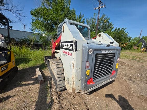 Image of Takeuchi TL12R2 equipment image 2