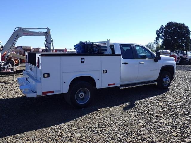Image of Chevrolet 3500HD equipment image 4
