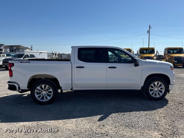 Image of Chevrolet 1500 equipment image 3