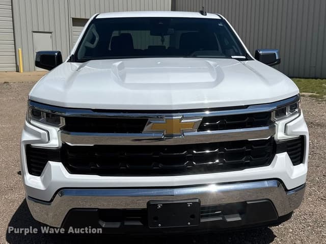 Image of Chevrolet Silverado equipment image 1