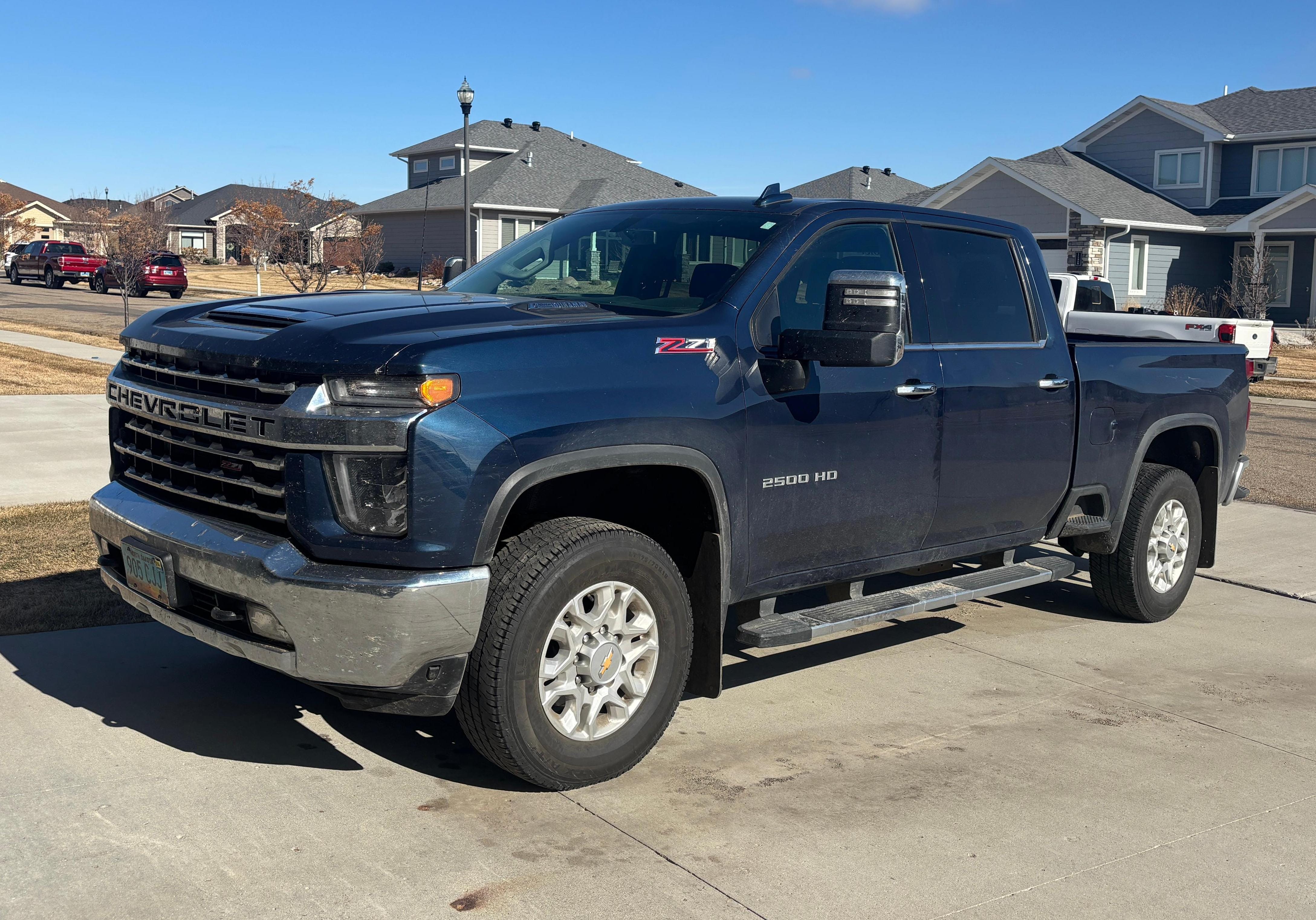 2023 Chevrolet 2500HD Equipment Image0