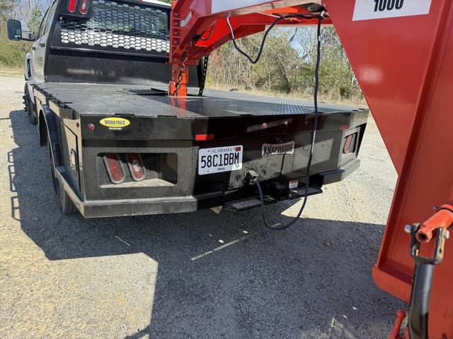 Image of Chevrolet 5500HD equipment image 4