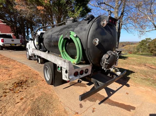 Image of Chevrolet 4500HD equipment image 2