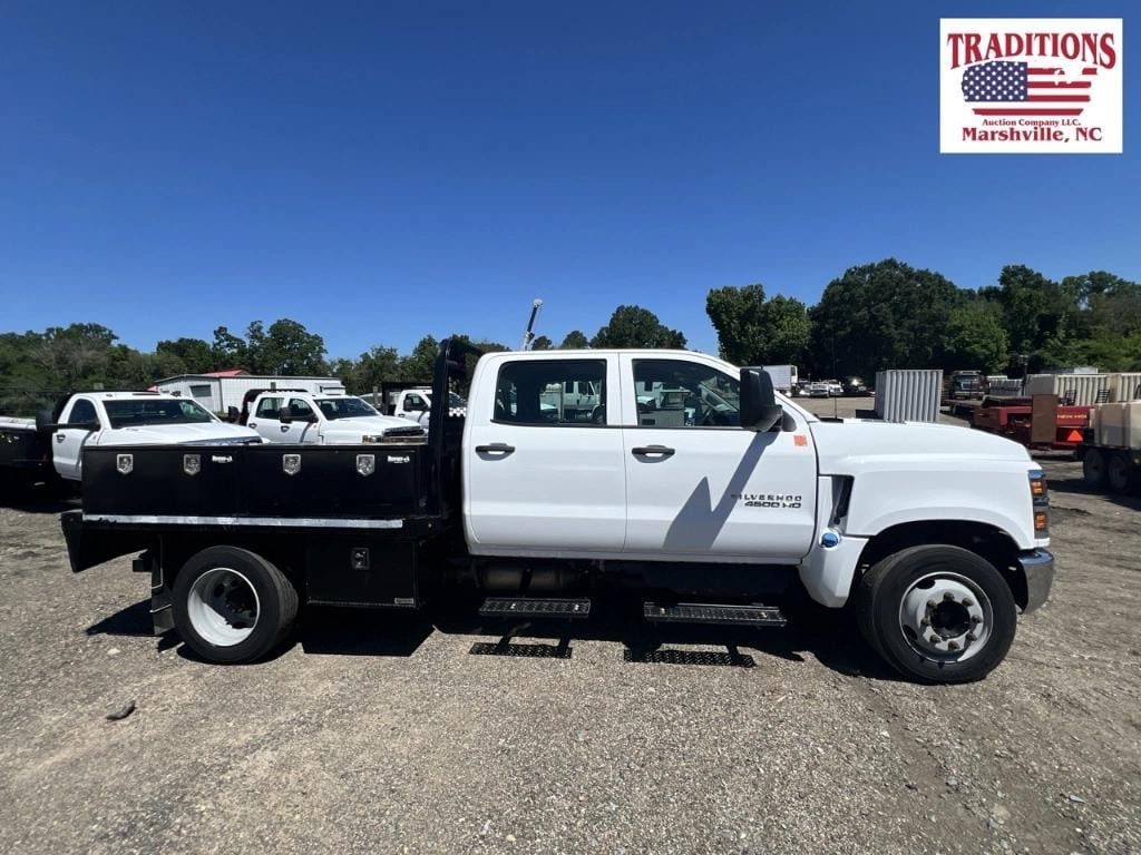 2023 Chevrolet 4500HD Equipment Image0