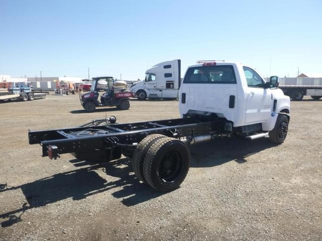 Image of Chevrolet 5500HD equipment image 2