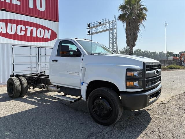 Image of Chevrolet 5500HD equipment image 1