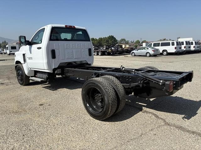 Image of Chevrolet 5500HD equipment image 3