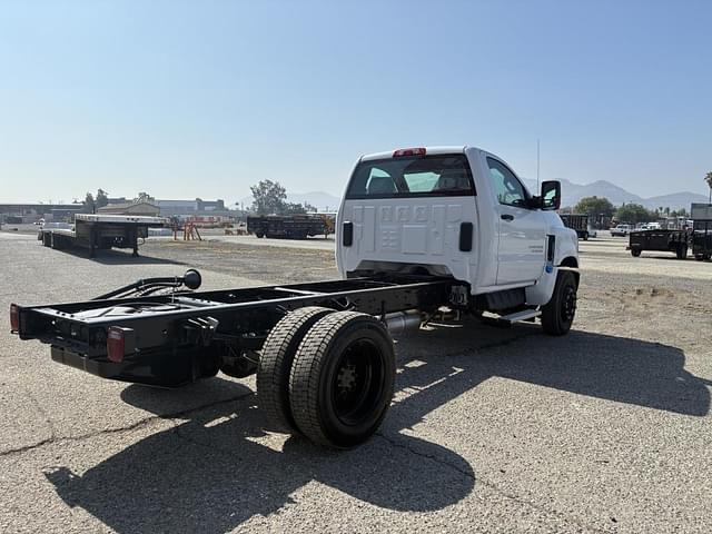 Image of Chevrolet 5500HD equipment image 2