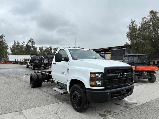 Image of Chevrolet 5500HD equipment image 1