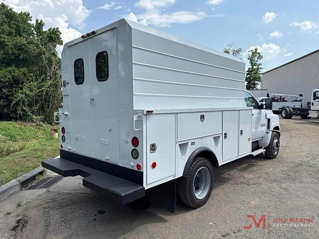 Image of Chevrolet 6500 equipment image 1
