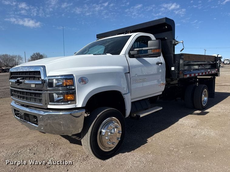 2023 Chevrolet 6500HD Equipment Image0