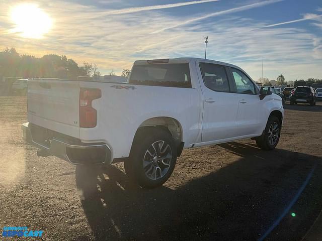 Image of Chevrolet Silverado equipment image 4