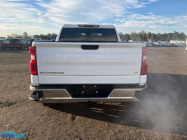 Image of Chevrolet Silverado equipment image 3