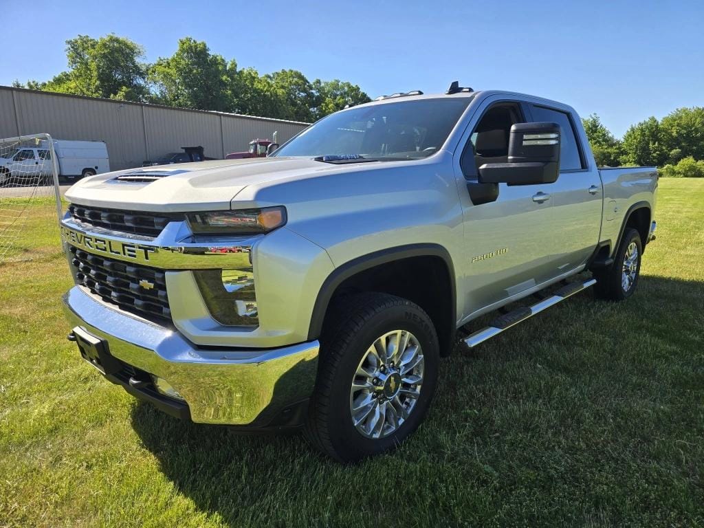 2023 Chevrolet 2500HD Equipment Image0