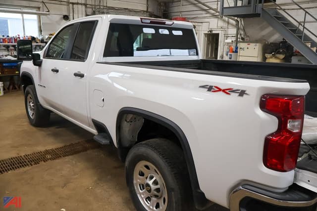 Image of Chevrolet 2500HD equipment image 2