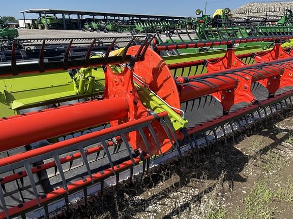 Image of CLAAS 1230 Convio equipment image 2