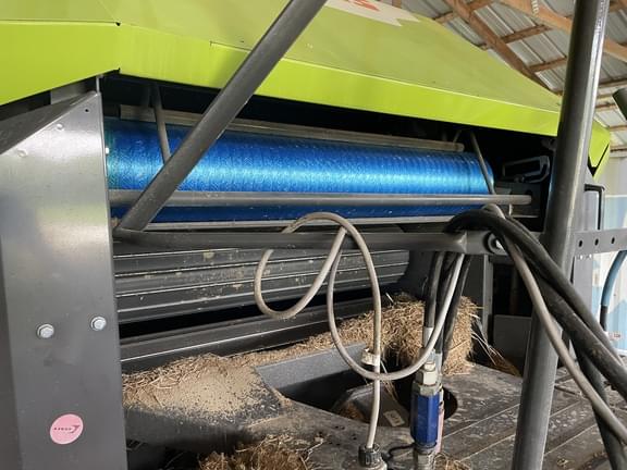 Image of CLAAS Rollant 520RF equipment image 4
