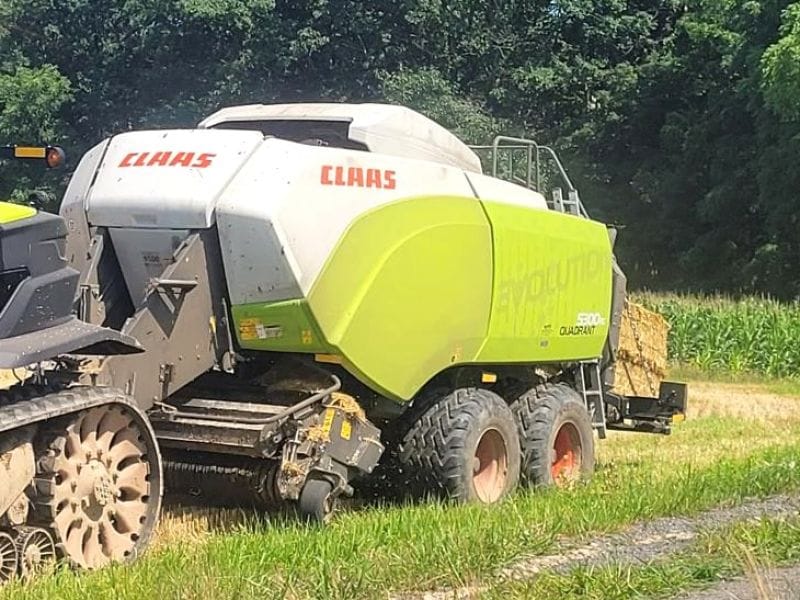 2023 CLAAS 5300 Quadrant Equipment Image0