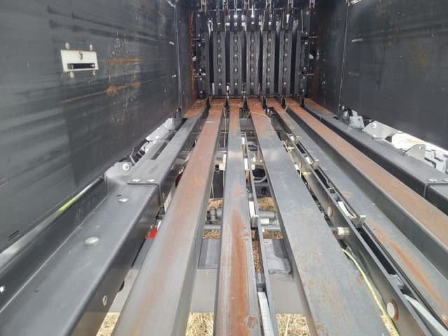 Image of CLAAS 5300 Quadrant equipment image 4