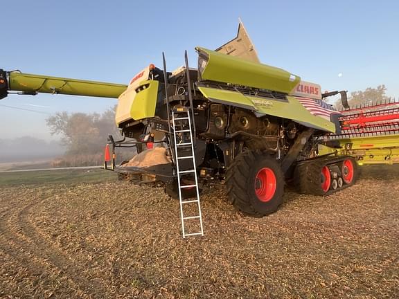 Image of CLAAS Lexion 8600TT equipment image 4