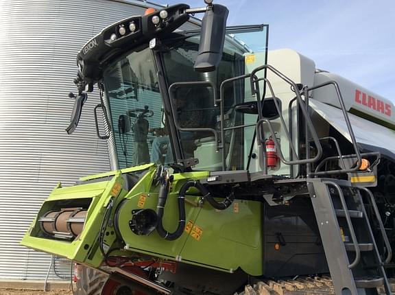 Image of CLAAS Lexion 8700TT equipment image 1