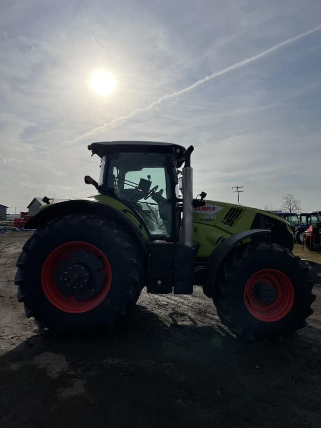 Image of CLAAS Axion 880 equipment image 4