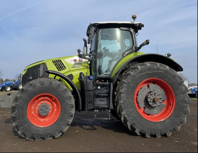 Image of CLAAS Axion 880 equipment image 2
